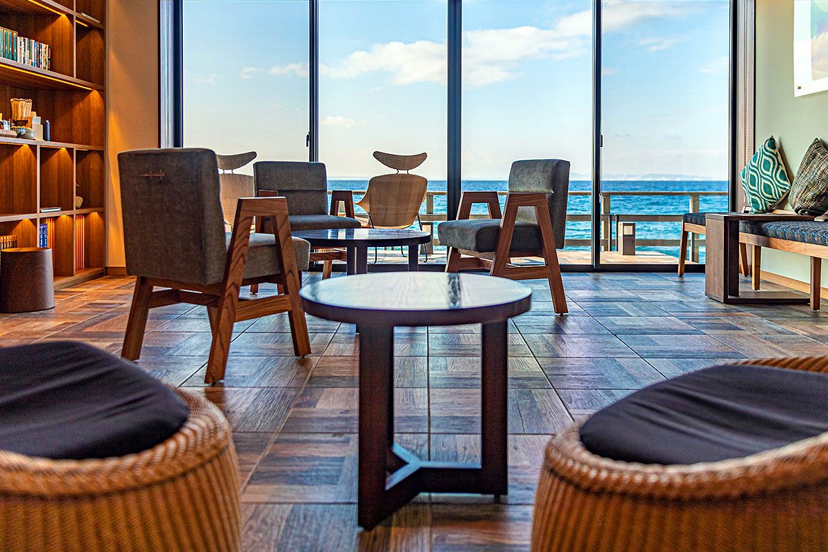 ラウンジ